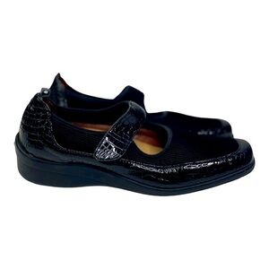 Romus Women’s Black Mary Jane Shoes